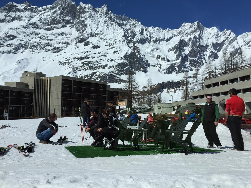 Base Camp Alpine Apartments Breuil-Cervinia Eksteriør billede